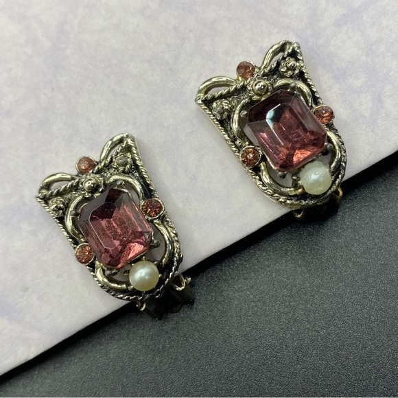 Vintage Clip On Earrings Purple Stone & Faux Pearl - Picture 4 of 7